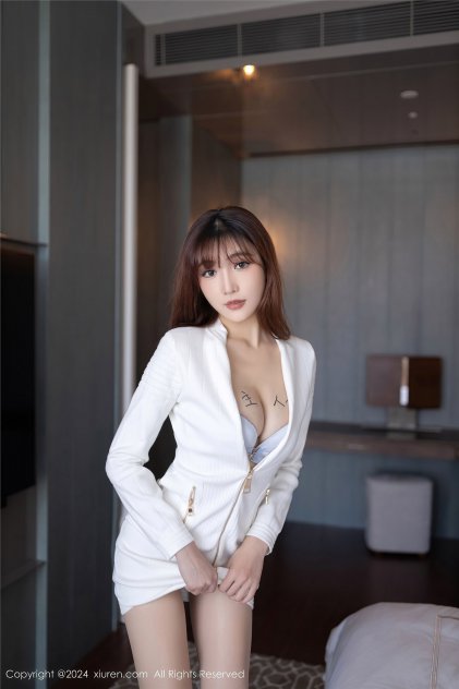 含蓄带污情侣名简短海报